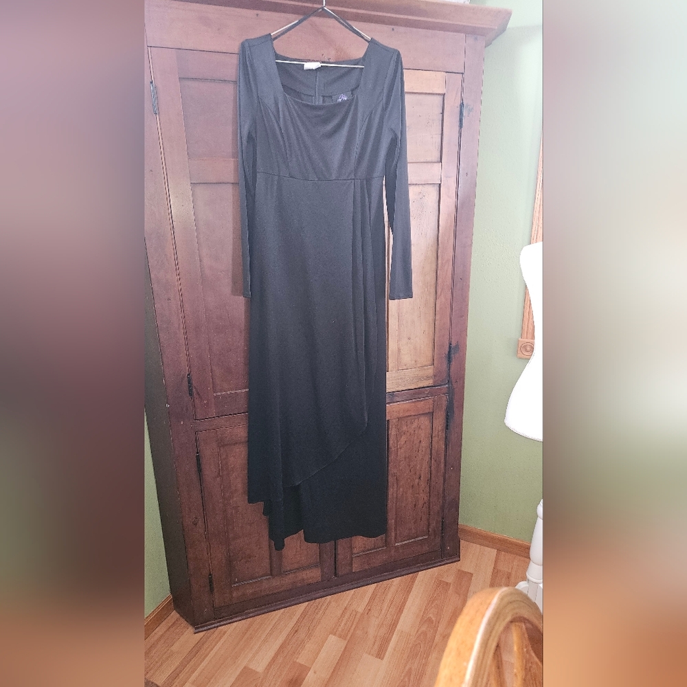 Black Long-Sleeve Asymmetric Hem Dress. Stqge Accents Size 8.